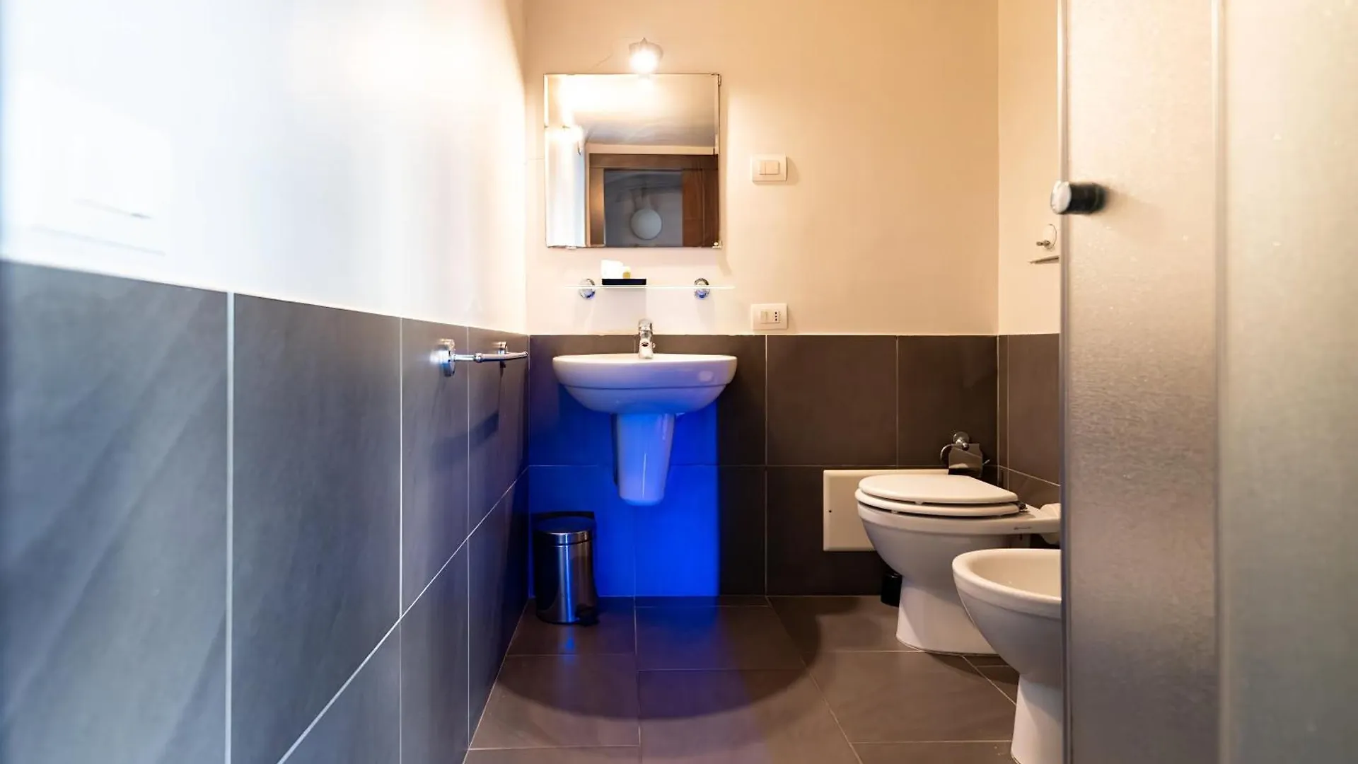Guest house Maiella16 Guesthouse Naples Italy