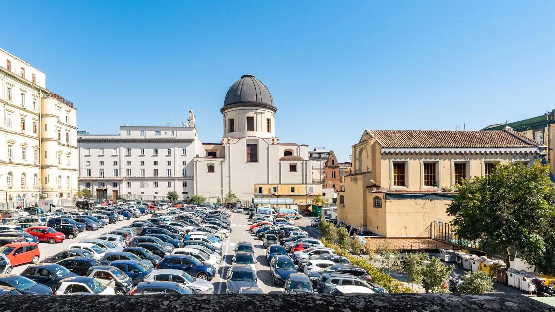 Maiella16 Guesthouse Naples Italy