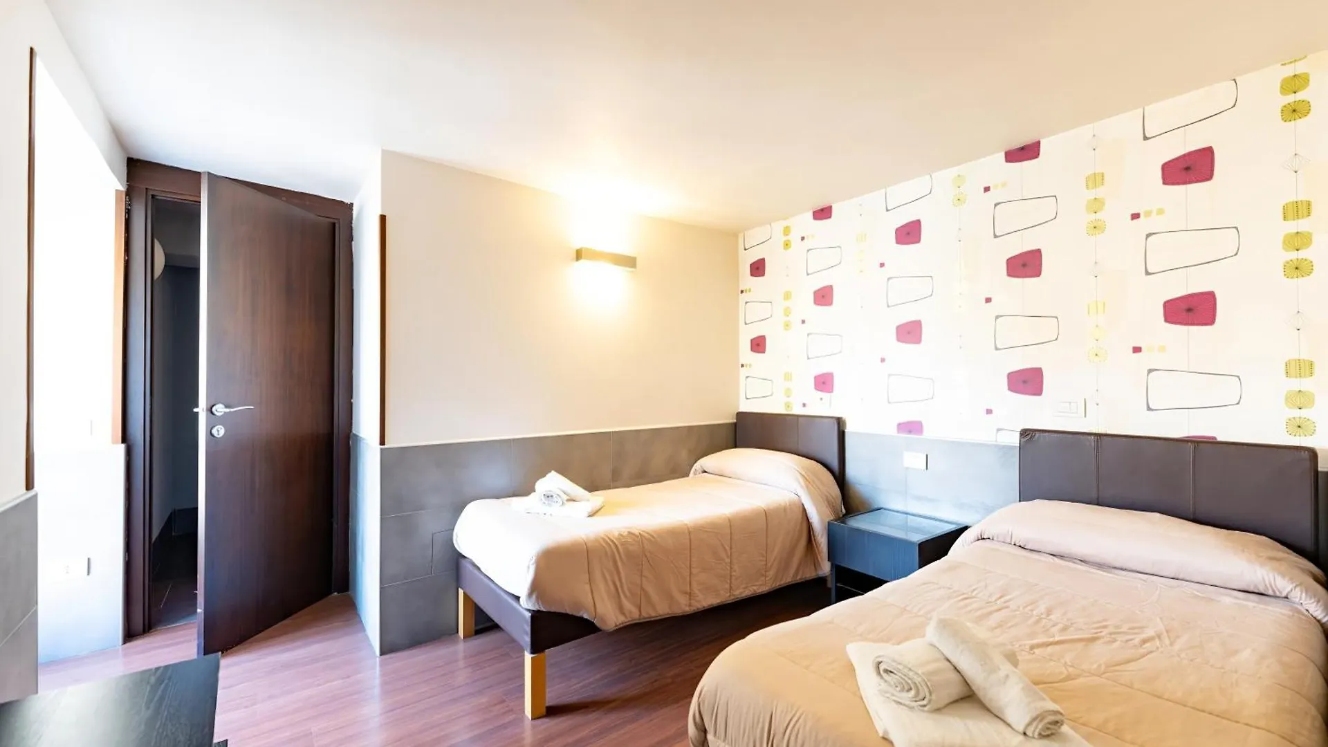 Maiella16 Guesthouse Naples 0*,