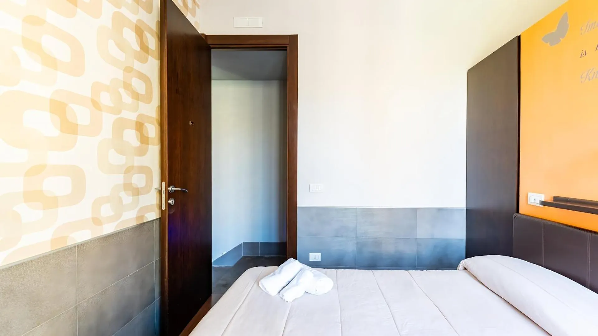 Maiella16 Guesthouse Naples 0*,