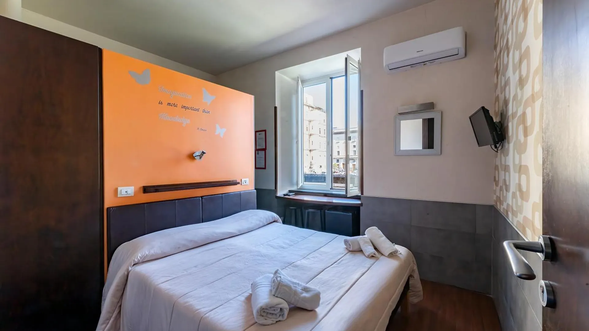 Maiella16 Guesthouse Naples Italy