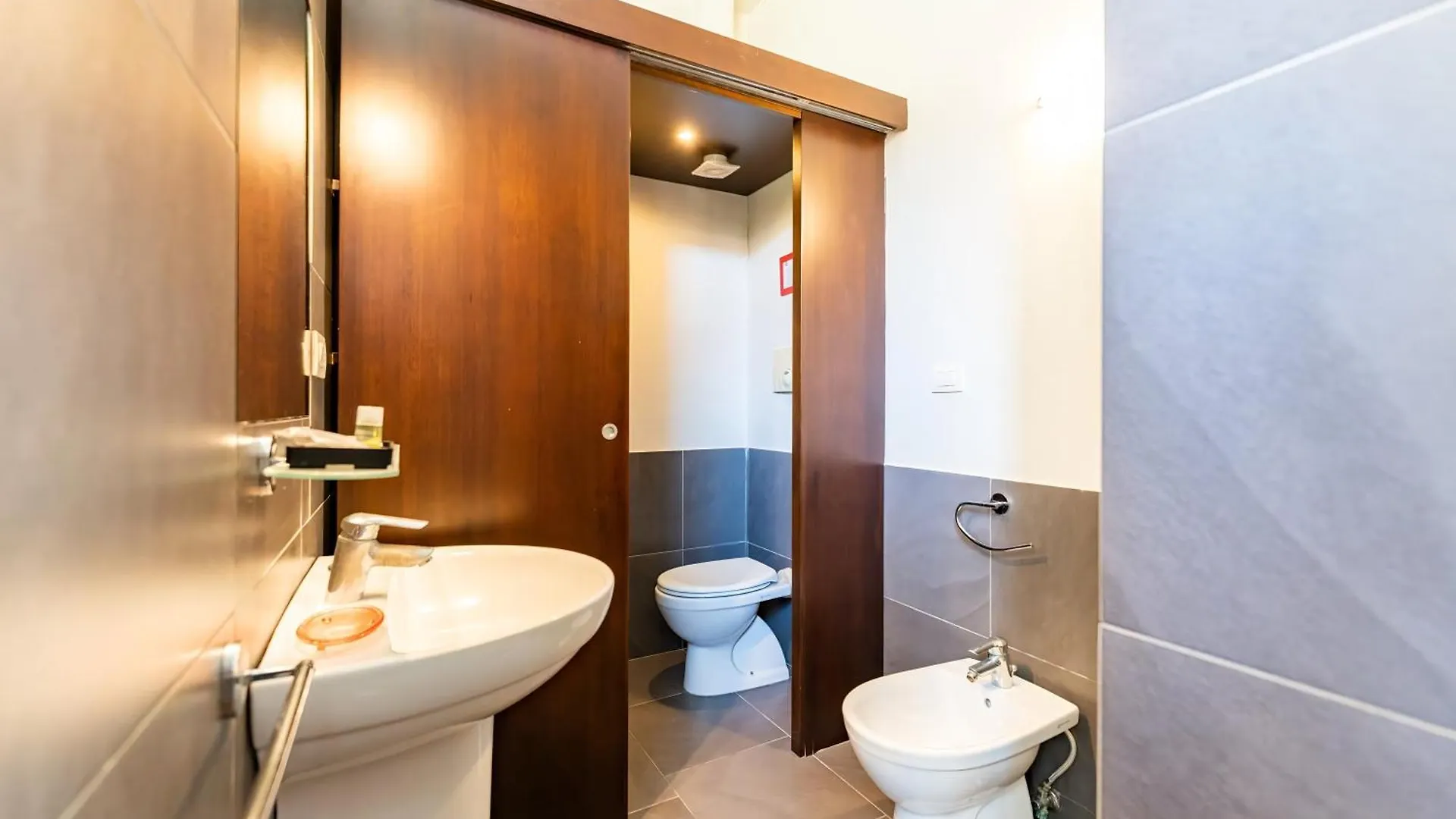 Maiella16 Guesthouse Naples 0*,  Italy